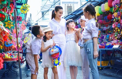 Yến Trang cho học trò cưng “xả trại” trước đêm chung kết đầu tiên