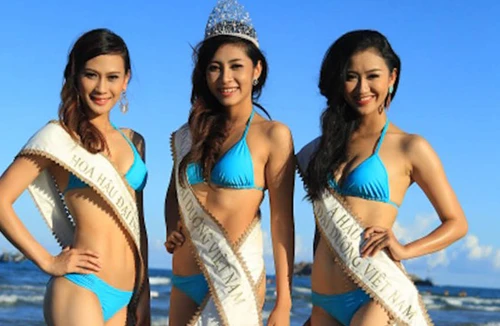 Bỏ qua lùm xùm, tân Hoa hậu Đại Dương “tung” ảnh bikini gợi cảm
