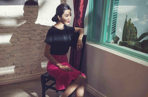 Siêu mẫu Kim Cương gợi cảm với vẻ đẹp buồn đầy tâm trạng