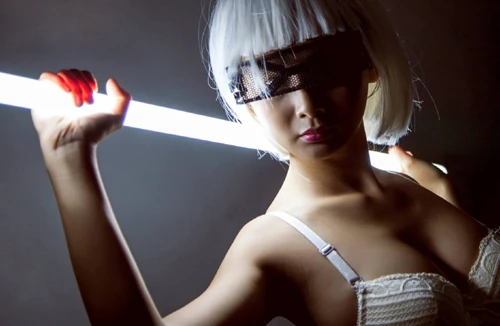 Xuân Thùy “diện” nội y hóa thân thành "cô gái đến từ tương lai"