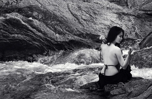 Người mẫu Xuân Thuỳ: Cảm được cái hồn của nghệ thuật bạn sẽ chụp được nude…