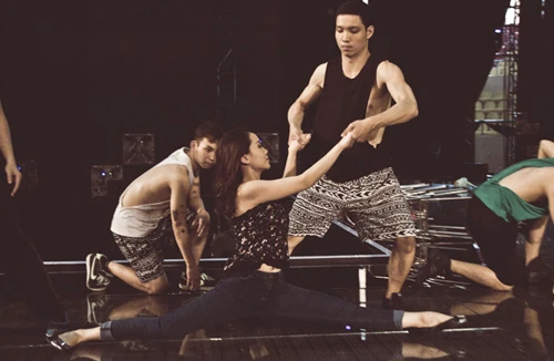 “Đột kích” phòng tập của Yến Trang chuẩn bị cho liveshow “Nhân tố bí ẩn”