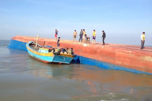 Chìm tàu trên sông Soài Rạp, 5 thuyền viên mất tích