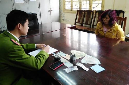 Sập bẫy tình bạn gái quen qua mạng, nam thanh niên bị lột toàn bộ tài sản