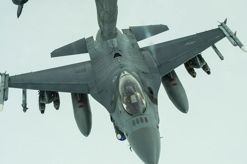 Mỹ tính sử dụng tiêm kích F-16 đến năm 2048