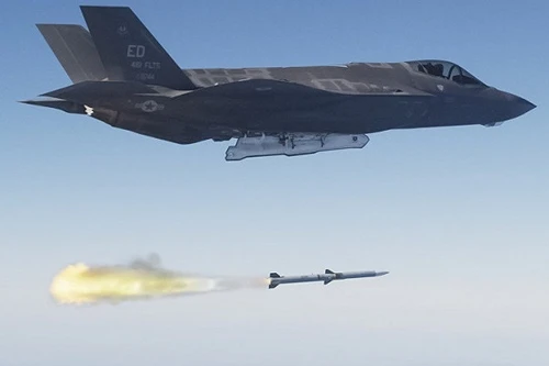 Mỹ phát triển loại bom chuyên tấn công các mục tiêu di chuyển cho F-35