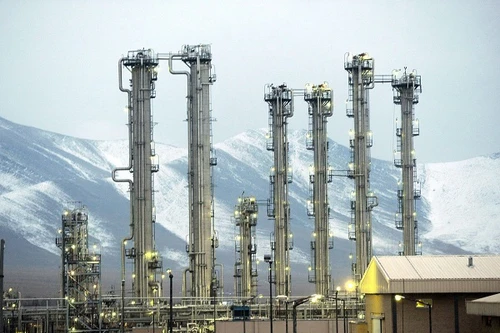 Iran mua 950 tấn uranium, nhờ Nga phát triển hạt nhân