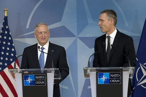 Mỹ dọa rút cam kết an ninh nếu NATO không tăng chi tiêu quân sự