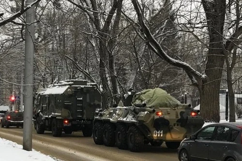 Thiết bị quân sự Nga đổ dồn về biên giới với Ukraine