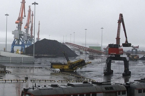 Trung Quốc cấm nhập khẩu toàn bộ than từ Triều Tiên