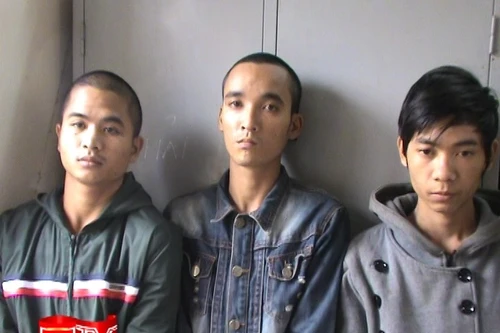 Bắt nhóm đối tượng đòi thu tiền bảo kê quán tẩm quất