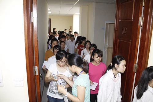 Đổi mới “công nghệ” thi cử - Đỡ tốn kém, không phao thi, không sự cố