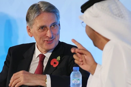 Ngoại trưởng Anh nhận đồng hồ 2.000 bảng từ tài phiệt Ả-Rập Saudi