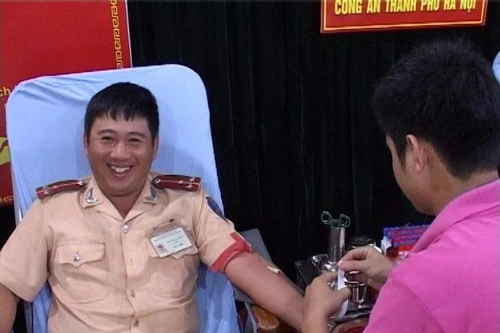 Tuổi trẻ CATĐ tình nguyện hiến máu cứu người