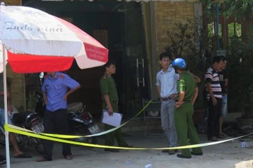 Vô cớ bị chém, rút dao đâm chết đối thủ