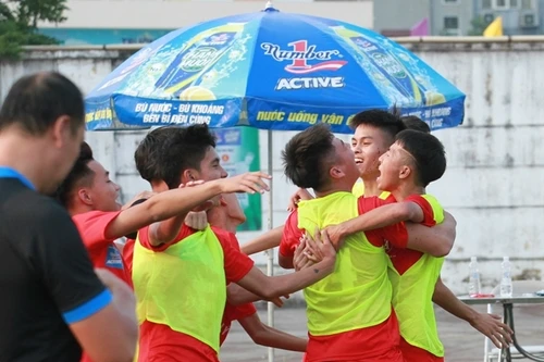 [ẢNH] Vượt qua "hiện tượng" Yên Hòa, THPT Lý Thánh Tông lại mơ bay cao