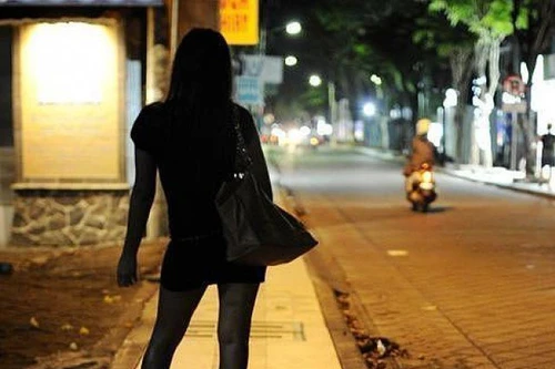 Cựu hiệu trưởng bị bắt vì mua dâm hàng nghìn phụ nữ