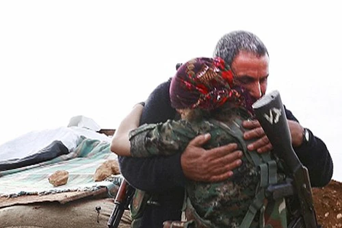 Cha con đoàn tụ trên chiến tuyến chống IS