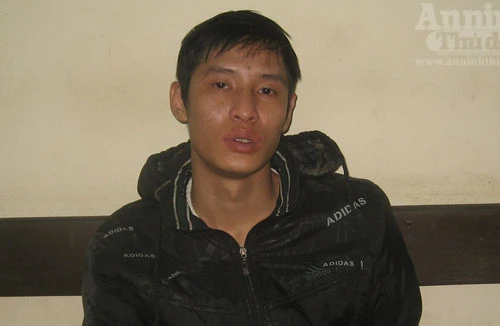 Bắt gọn tên cướp lẩn trốn vào đền Đồng Cổ