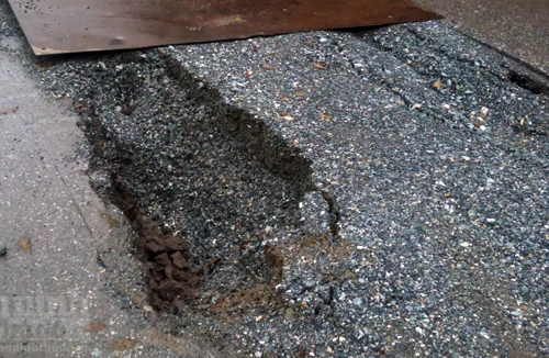 Hà Nội: “Hố tử thần” xuất hiện sau mưa rào