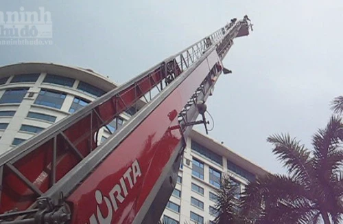 Diễn tập: Giải cứu khách Vip khi KS Daewoo xảy cháy