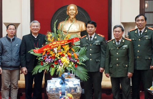 Giám mục giáo phận Lạng Sơn chúc Tết Công an Hà Nội