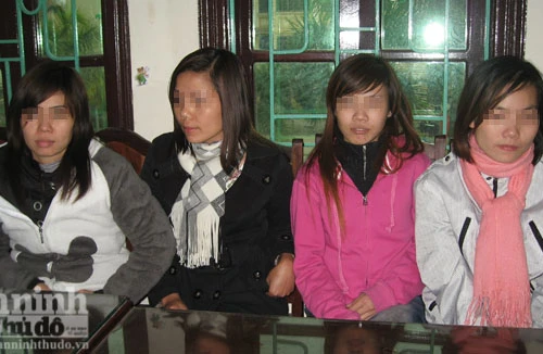 Gái bán dâm cũng phải... nộp hồ sơ