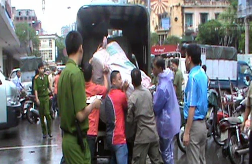 Chặn hàng không rõ nguồn gốc xuyên Việt "hụt"