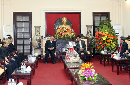 Tổng Giám mục Hà Nội thăm, chúc tết Công an Hà Nội
