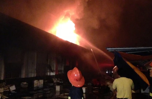 Hưng Yên: Chợ Phố Hiến cháy rụi trong đêm