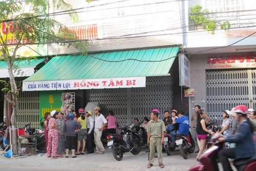 Một phụ nữ bị thang máy cuốn chết thảm 