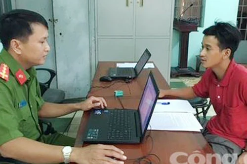 Nửa đêm cạy cửa lẻn vào nhà giở trò "thú tính" với cô gái trẻ 