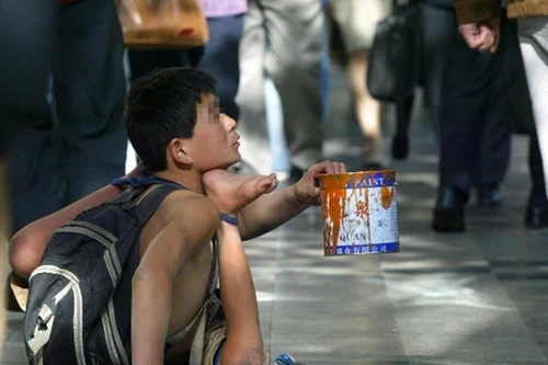 Băng đảng Trung Quốc bắt cóc, đánh tàn tật trẻ em rồi bắt đi ăn xin