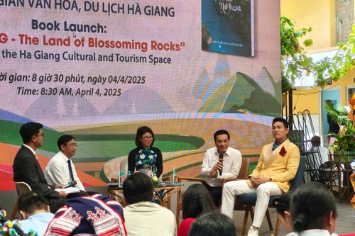 Tọa đàm và giới thiệu ấn phẩm “Hà Giang - Miền đá nở hoa” tại TP.HCM