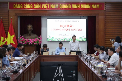 Bộ VHTTDL thông tin về mức xử phạt BTV Quang Minh và MC Vân Hugo vì quảng cáo sữa sai sự thật