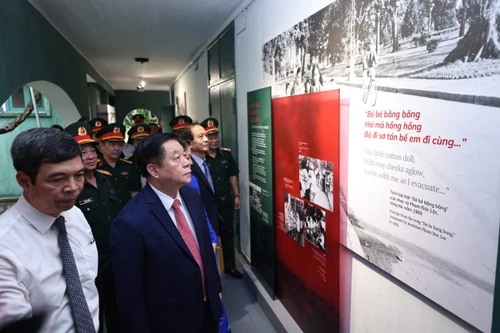 Khai mạc chuỗi các hoạt động trưng bày Nhà và hầm D67, Kỳ đài - Cột cờ Hà Nội