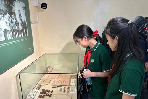 Lần đầu tiên, mở cửa di tích Hầm cơ yếu-Bộ Tổng Tham mưu đón khách thăm quan 