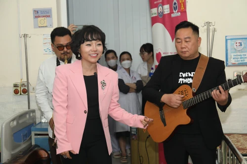Hành trình yêu thương: Mang âm nhạc tới các bệnh viện ở TP.HCM
