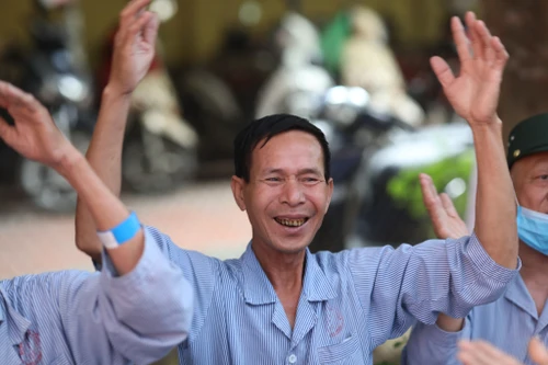 Mang âm nhạc đến Bệnh viện Đa khoa tỉnh Bắc Ninh: Tình người giữa đời thường