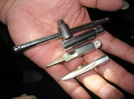 Tuần tra đêm phát hiện 2 tên trộm "chuyên nghiệp"