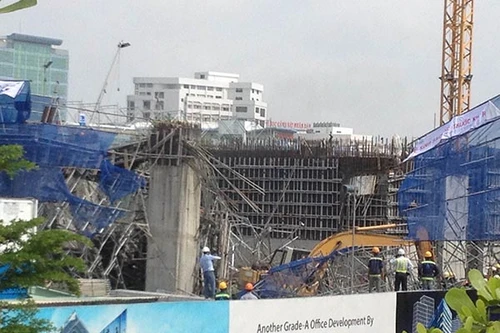 Khẩn trương cứu hộ, cứu nạn vụ sập giàn giáo công trình xây dựng 17 tầng ở TP.HCM