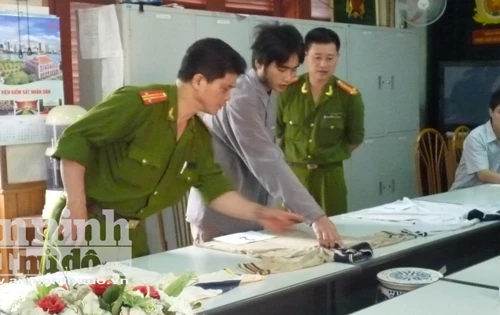 Sơn La: Chồng cắt cổ vợ rồi thản nhiên đi... nhảy