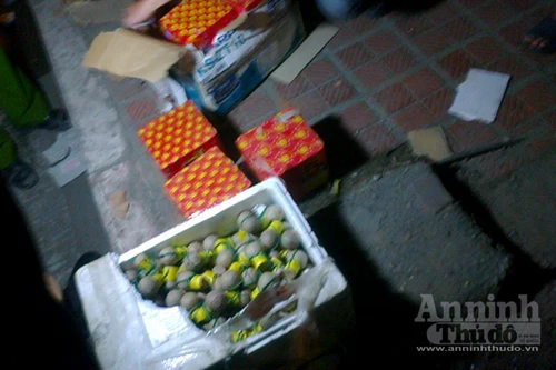 Bắt đối tượng mua bán 210 quả "pháo lựu đạn" 