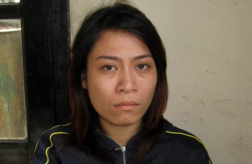 Cô gái trẻ bị bắt vì nhớ... nghề lừa đảo