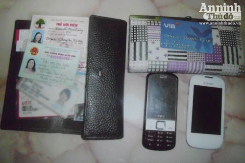 Cặp đôi bất hảo, một giờ gây ra 4 vụ trộm trên xe buýt