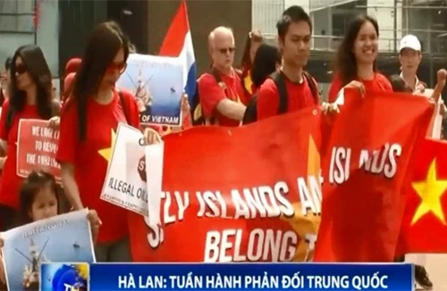 Cộng đồng người Việt Nam tại Hà Lan tiếp tục tuần hành phản đối Trung Quốc