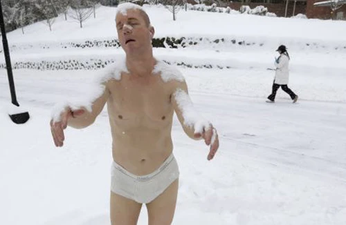 Bức tượng “mộng du” đáng sợ