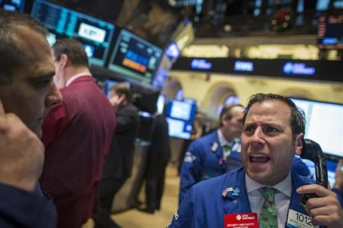 “Đá ngầm” rủi ro tài chính