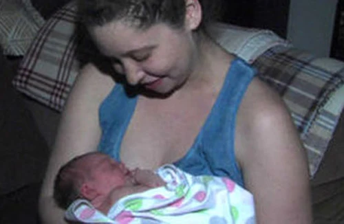 Một mình xoay xở sinh con 