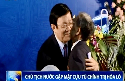 Chủ tịch nước gặp mặt cựu tù chính trị Hỏa Lò